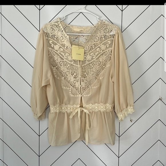 á reve Tops - #316 - á reve-Beautiful cream top